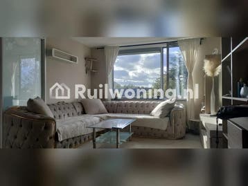 Een luxe woning (Den Hoorn, Hoogheemraadschap van Delfland)
