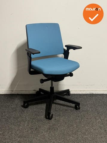 Interstuhl MOVYis3 - Bureaustoel - Lichtblauw/Zwart - Refurb, Werkplek, Ophalen of Verzenden, Gebruikt, Stoel