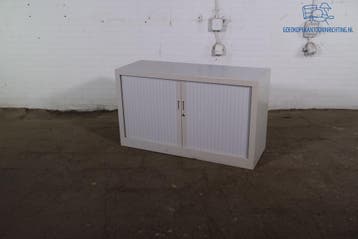 Tweedehands Roldeurkast Grijs 70x120x43 cm met Legbord, Huis en Inrichting, Kasten | Roldeurkasten en Archiefkasten, Verzenden