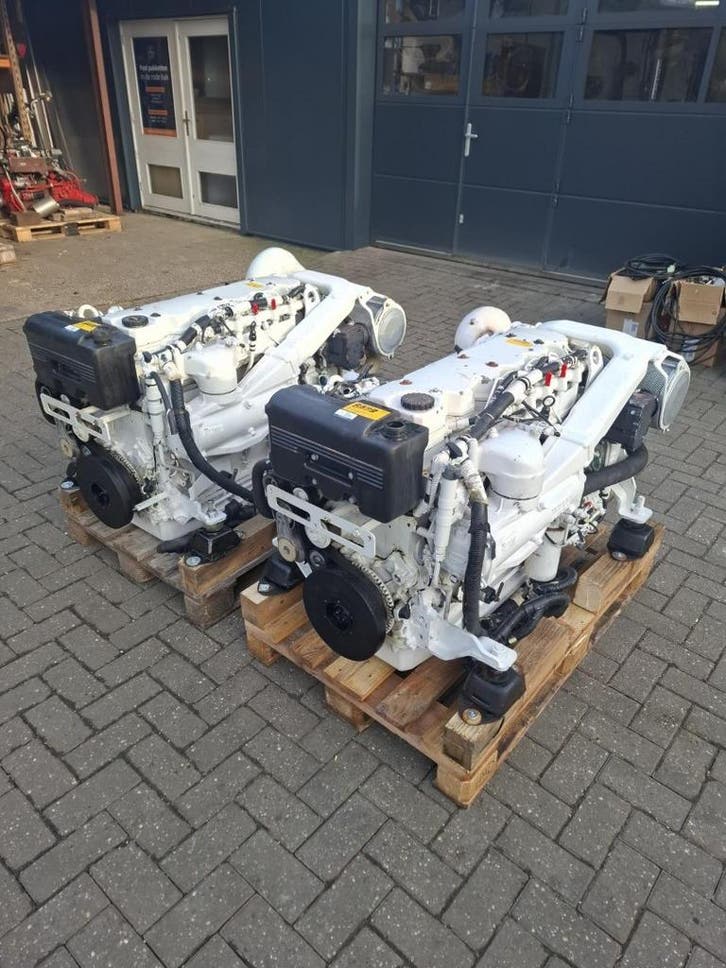 Iveco N60-ENT M37 (F4AE) 265Pk scheepsmotor, Watersport en Boten, Buiten- en Binnenboordmotoren, Nieuw, Ophalen of Verzenden