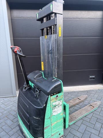 Goedkope stapelaar met goede batterij, Stapelaar, Ophalen of Verzenden, Elektrisch, Tot 1000 kg