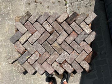 Oude gebakken keiformaten Soest (op pallets), Ophalen of Verzenden, Gebruikt, Keramiek, Klinkers