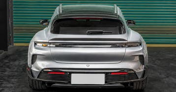 Dit betreft een Porsche Taycan Sport / Cross turismo carbon, Verzenden