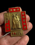 Mysterieuze en bronzen speld uit de middeleeuwse Rouen-stijl, Antiek en Kunst