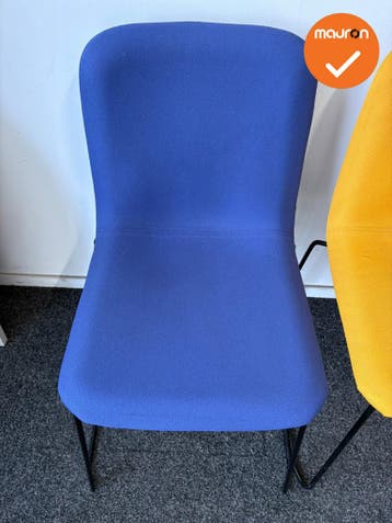 Set van Lensvelt vergaderstoel - geel en blauw gestoffeerd -, Vergader- of Presentatieruimte, Ophalen of Verzenden, Gebruikt, Stoel