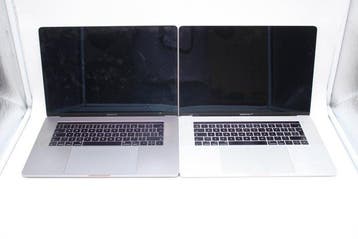 Rare find: Lot of 2 Apple MacBook Pro 15 Touchbar, Nieuw