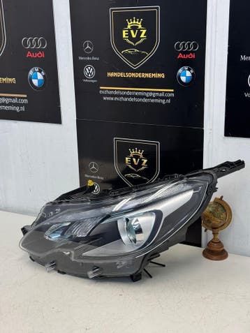 Peugeot 2008 1.2 THP bj.2018 koplamp links art.9814749080, Gebruikt, Peugeot