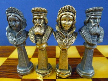 Exceptionnel jeu déchecs en bronze doré & étamé King 105 mm