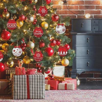 12x Houten Kerstballen Ornamenten Rood Wit - Feestelijke Win, Diversen, Kerst, Verzenden, Nieuw