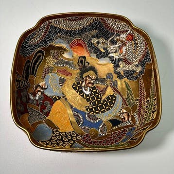 Satsuma-bowl met samurai en draak - Aardewerk - Kinkozan -