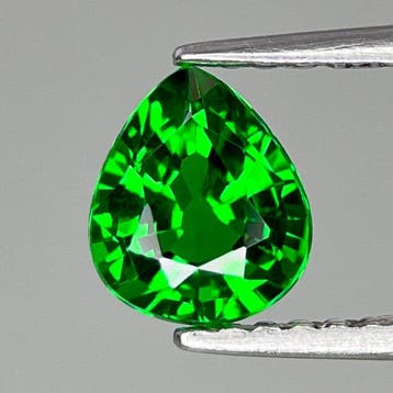 Groen Tsavoriet - 0.84 ct - nternational Colored Gemstone, Nieuw