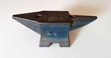 Werkgereedschap - Antiek klein aambeeld