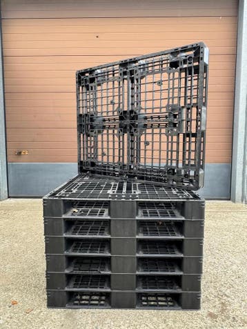 Kunststof pallet 1050x1050x150mm - open dek, gebruikt, Zakelijke goederen, Verzenden