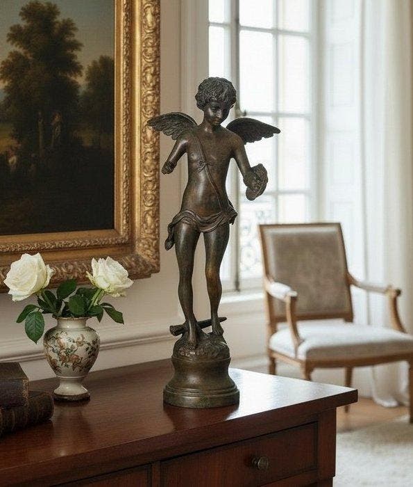 Pierre Chenet (XX-XXI) - sculptuur, Winged Cupid with Bow, Antiek en Kunst, Curiosa en Brocante