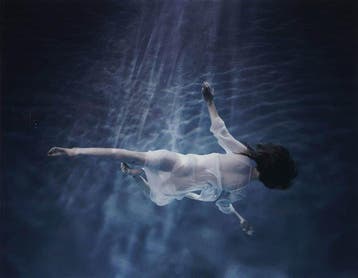 Danielle Kwaaitaal (1964) - Girl in blue water