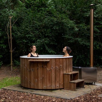 Hottub in eigen tuin | Hottub met bubbels en jets, Nieuw, Pomp, Vast