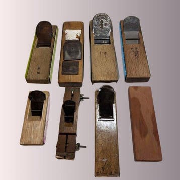 Set van 7 Japanse schaafmachines (kanna) met slijpsteen –