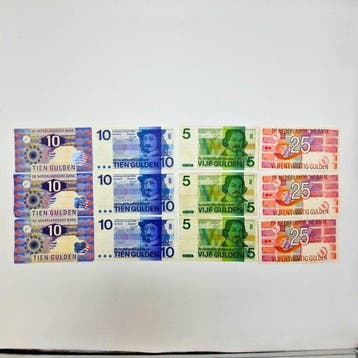 Nederland. - 12 Banknotes Gulden - 1968/1997 - PL71, PL48,