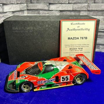 Autoart 1:8 - Model raceauto - AUTOart Signature 1:18 -, Nieuw