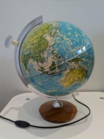 Terrestrial table globe - 1970-1980