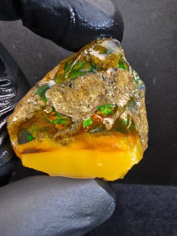 115cts Crystal Opal Specimen Ruw- 22.89 g