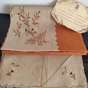 Tafelservies voor 12 (13) - katoenen batiste - Geen RP