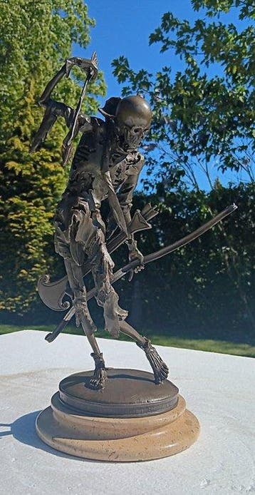 naar h leinberger - sculptuur, memento mori - 37 cm - brons