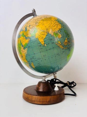 Tabletop globe - 1980-1990