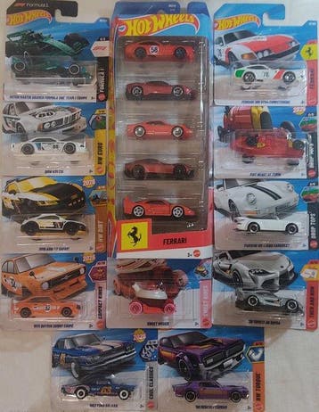 Hot Wheels, Mattel 1:64 - Modelauto (16) - Pack Ferrari, Nieuw