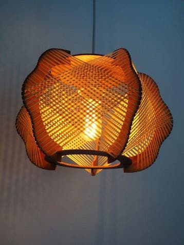 Lamp - multiplex - Franse hanglamp van hout, jaren zestig