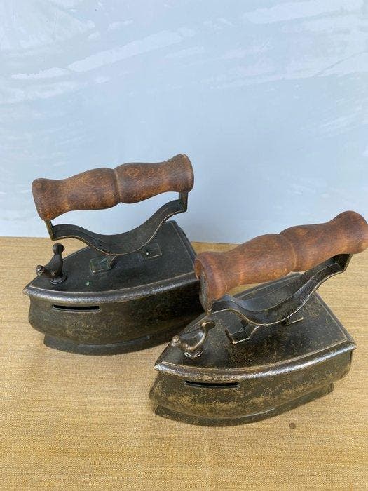 Strijkijzer (2) - Messing, Antiek en Kunst, Curiosa en Brocante