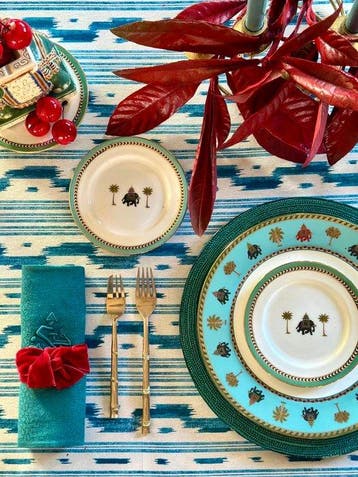 Tafelkleed met een ikat-stijl patroon voor grote tafels. -