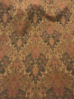 Arazzo van het Hof: Verwevingen van oker, koraal en Testa di