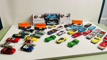 New Ray 1:43 - Modelauto (40) - Corvette, Mustang,, Nieuw
