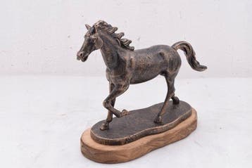 Beeldje - Running Horse - Gietijzer