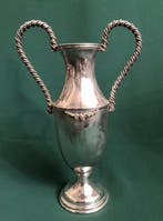 CC207 - Vaas - Een massief zilver van 925/000, 304 g,, Antiek en Kunst