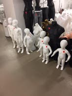 Kinderpoppen één keer gebruikt