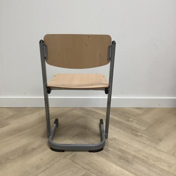 Project schoolstoel (rode stip) zithoogte 39 cm, Ophalen of Verzenden, Gebruikt, Hout, Eén