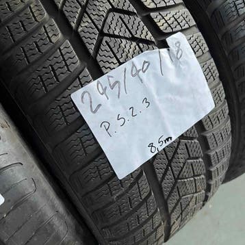 2 x Pirelli Sottozero 3 245-40-18 Winterbanden 8,5mm, 18 inch, Band(en), Personenwagen, Gebruikt