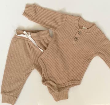 2-delig baby pakje met broek en romper met lange mouwen roze, Verzenden, Nieuw, Kraamcadeau
