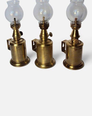 Olielamp (3) - 3 oude duivenlampen op minerale benzine