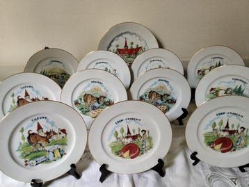 Limoges - Bord (12) - Collectie Franse kazen - Porselein -