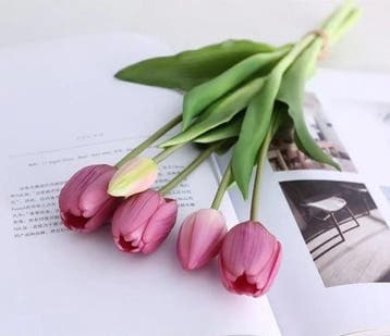 Tulpen real touch luxe siliconen latex light purple cerise, Huis en Inrichting, Woonaccessoires | Kunstplanten en Kunstbloemen