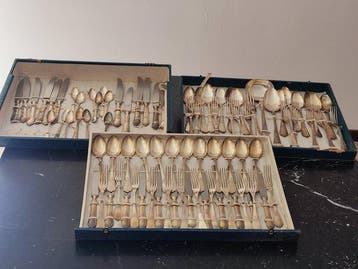 Tafelservies voor 12 (86) - Verzilverd