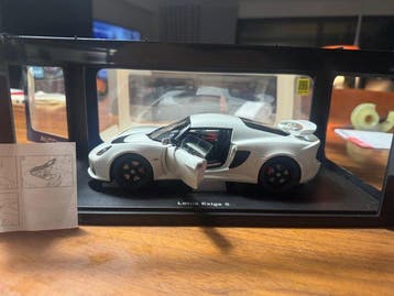 Autoart 1:18 - Modelauto - Lotus Exige S, Nieuw