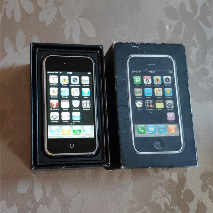 Apple iPhone 2G (1st generation) 8GB A1203 - iPhone (1) - In, Spelcomputers en Games, Spelcomputers | Overige Accessoires