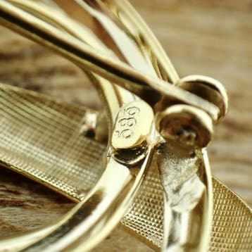 Gouden fantasie broche; Krul, Ophalen of Verzenden, Gebruikt, Overige kleuren, Goud