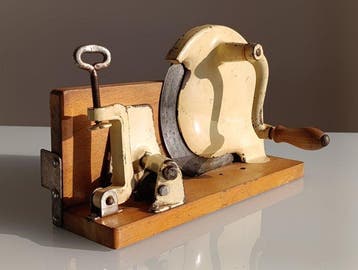Snijmachine - met de hand - Gietijzer, hard hout -, Antiek en Kunst
