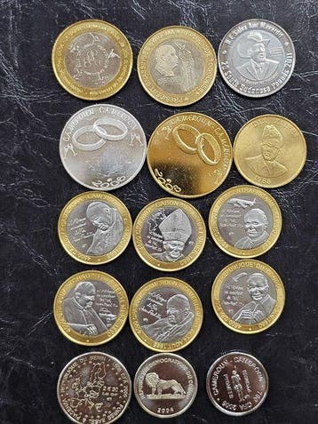 World. 1982/2011, 15 x Commemorative Coins (Zonder