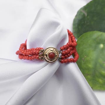 Antieke imitatie bloedkoraal kralen armband met gouden slot, Sieraden, Tassen en Uiterlijk, Gebruikt, Ophalen of Verzenden, Met edelsteen